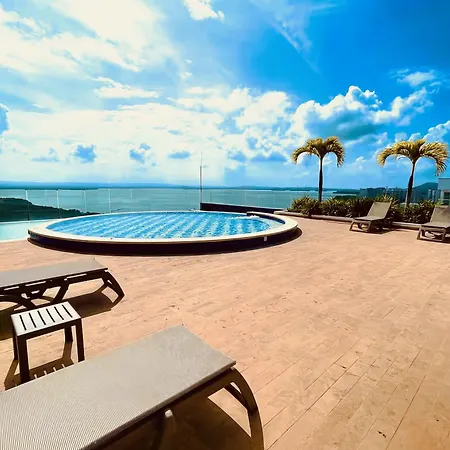Luxury Beachfront Apartamento Cartagena