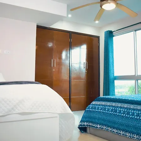 Luxury Beachfront Apartamento